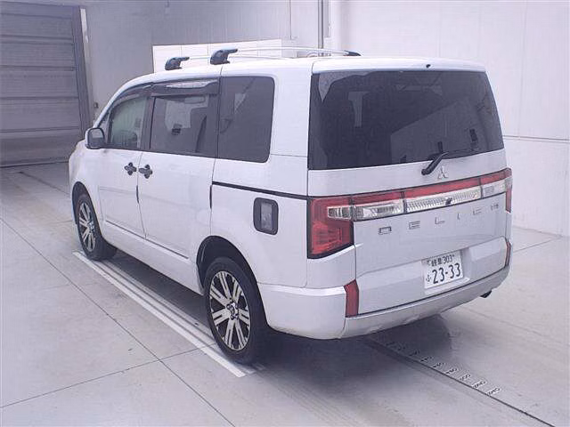 MITSUBISHI DELICA D:5