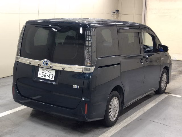 TOYOTA VOXY