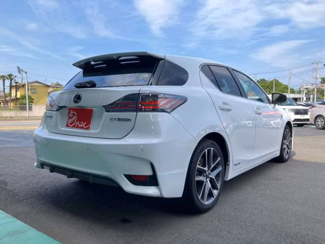 LEXUS CT200H