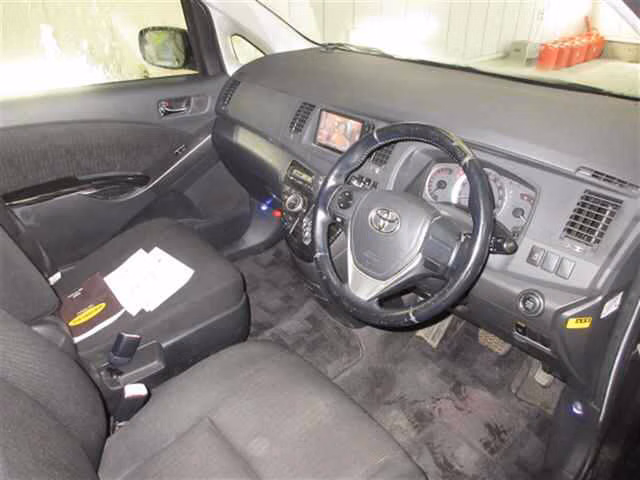 TOYOTA ISIS