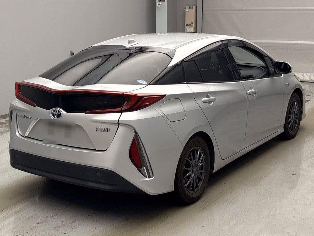 TOYOTA PRIUS PHV