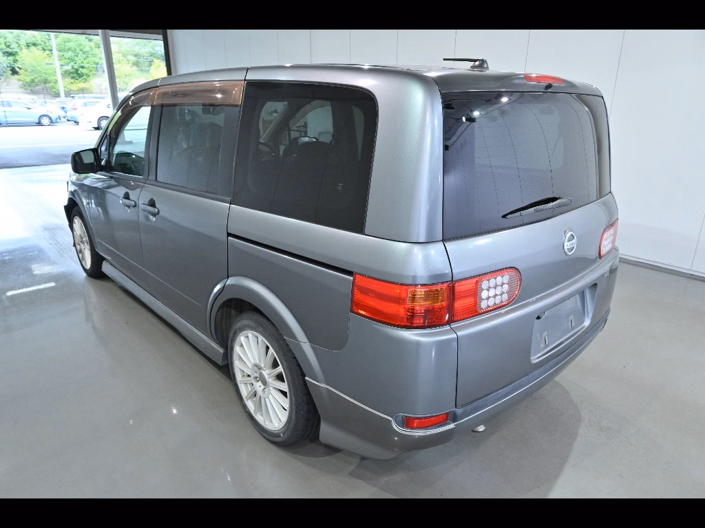 NISSAN LAFESTA