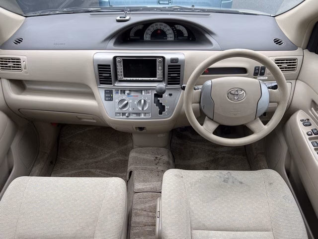 TOYOTA RAUM