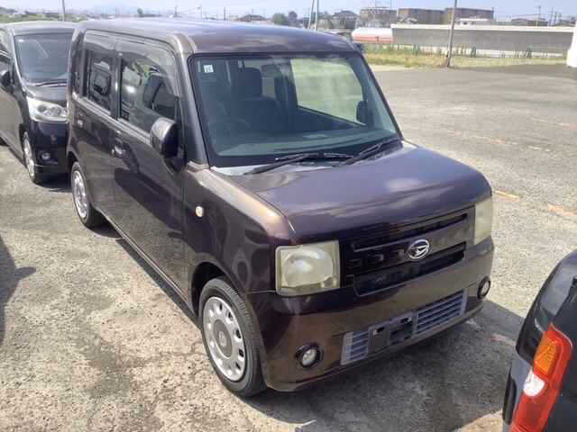 DAIHATSU MOVE CONTE