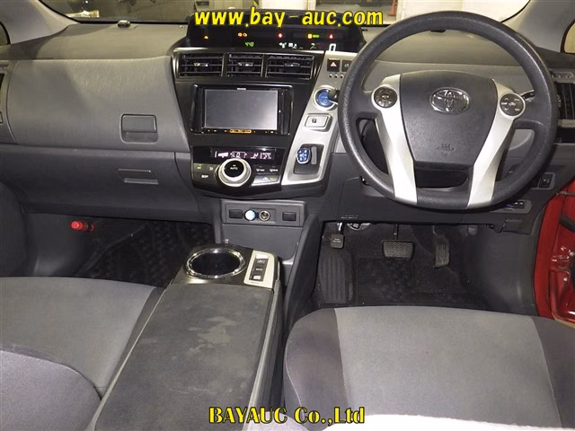 TOYOTA PRIUS ALPHA