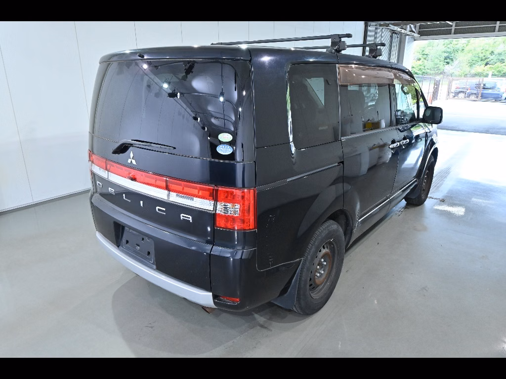MITSUBISHI DELICA D:5