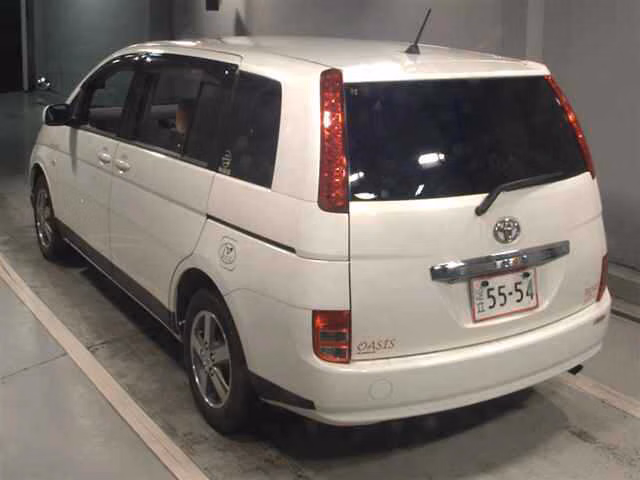 TOYOTA ISIS