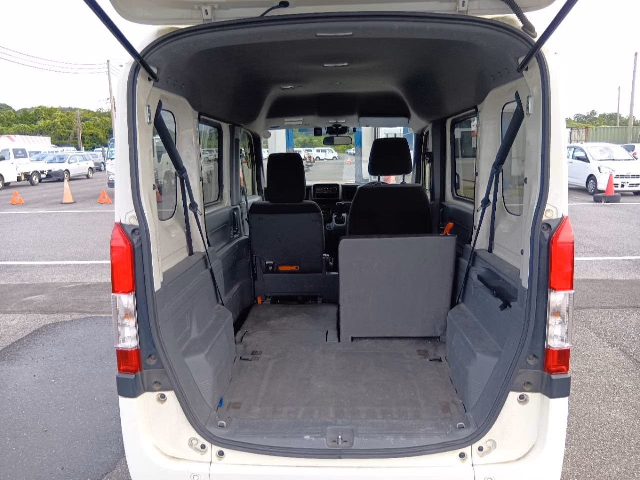 HONDA N-VAN