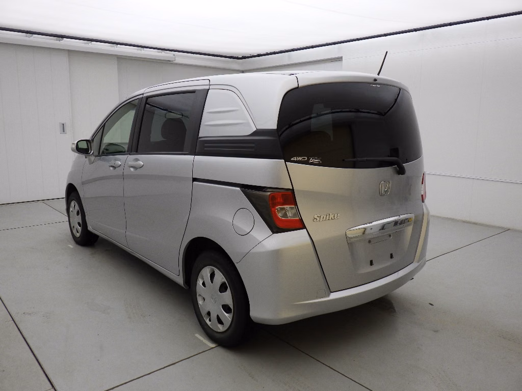 HONDA FREED SPIKE