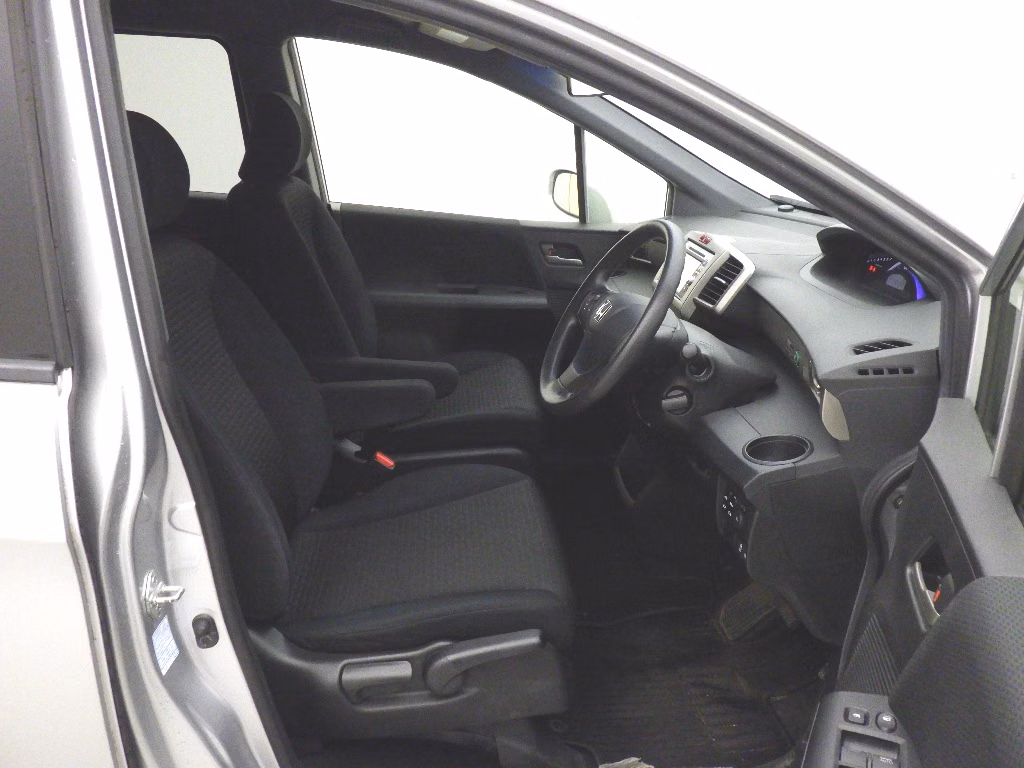 HONDA FREED SPIKE