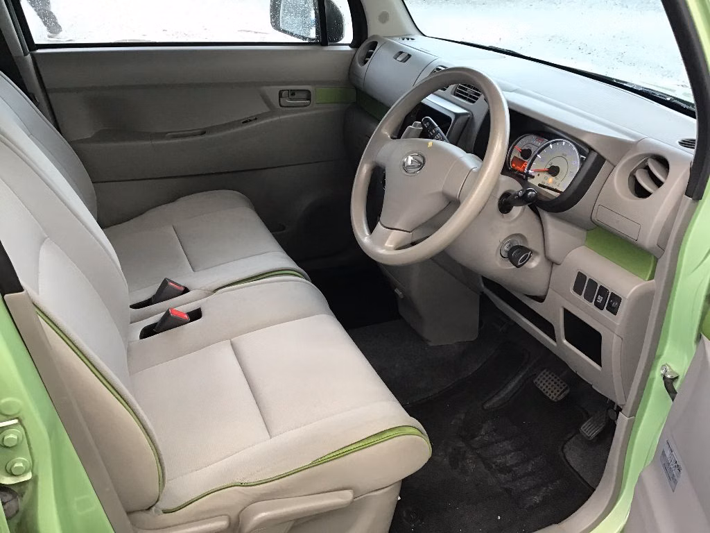 DAIHATSU MOVE CONTE
