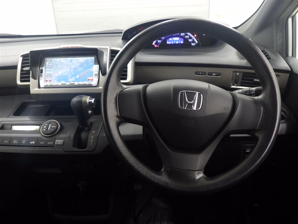 HONDA FREED SPIKE
