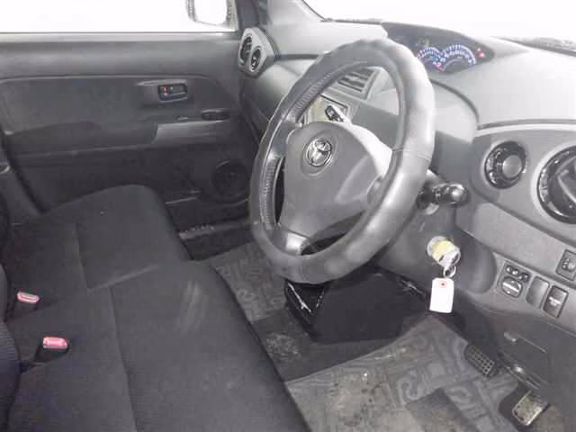 TOYOTA BB