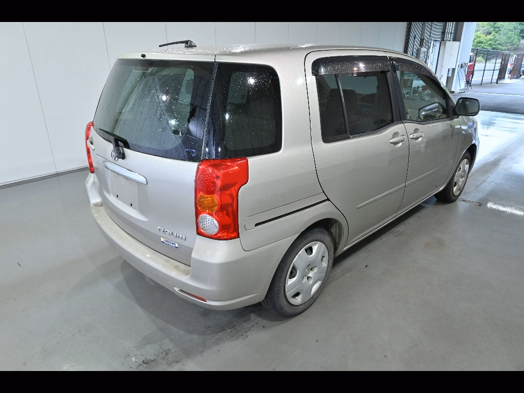 TOYOTA RAUM