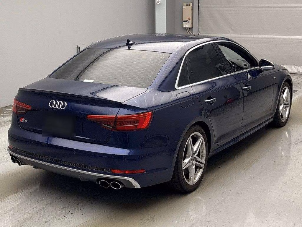 AUDI S4