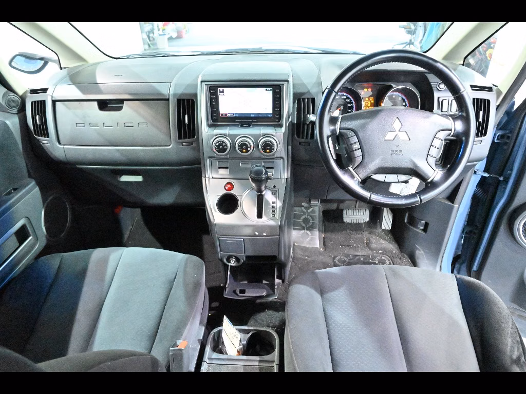 MITSUBISHI DELICA D:5