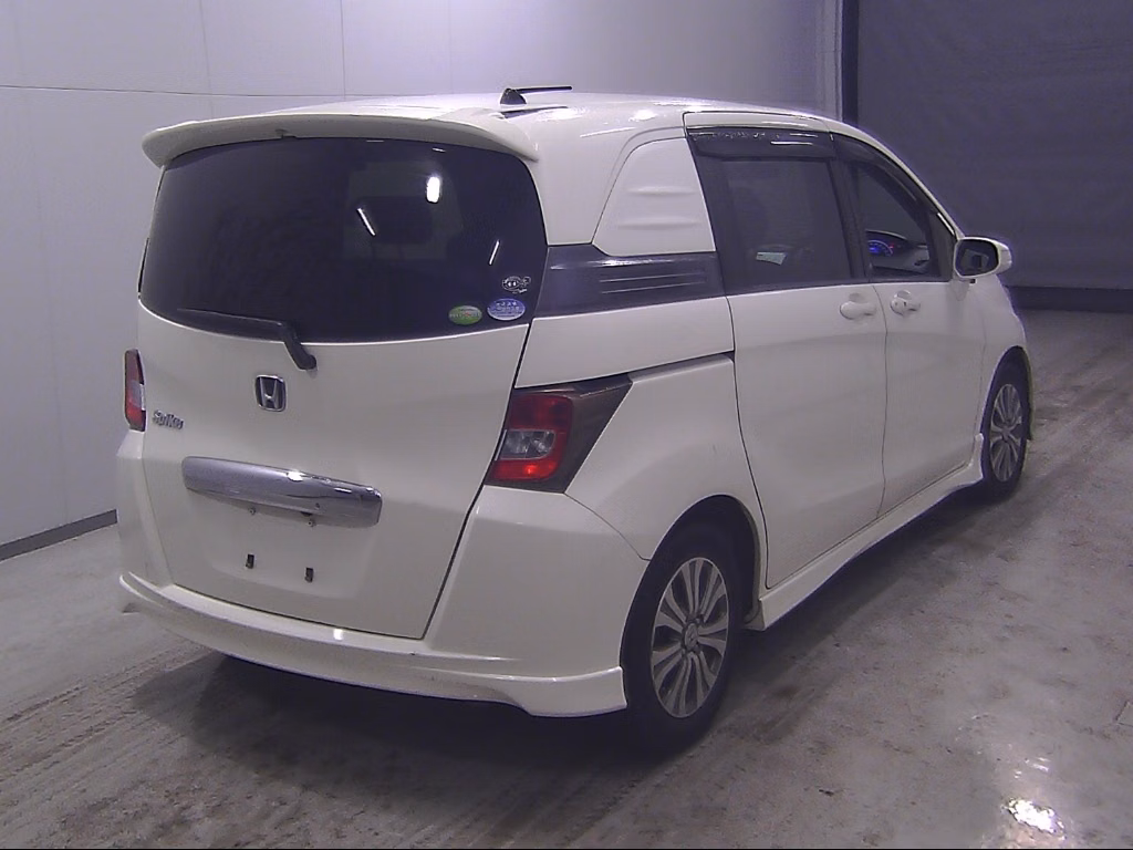 HONDA FREED SPIKE