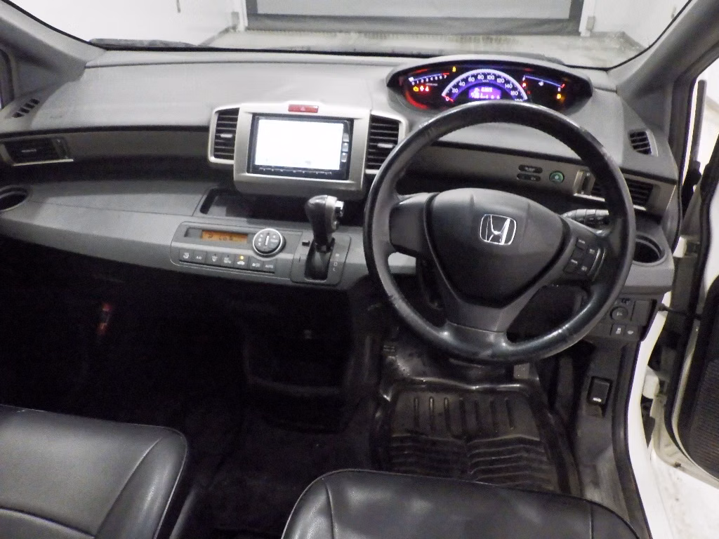 HONDA FREED SPIKE