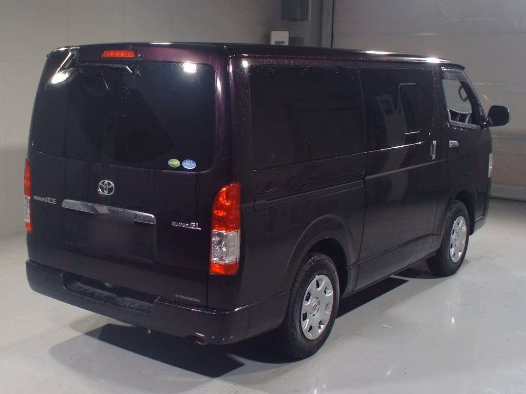 TOYOTA REGIUS ACE
