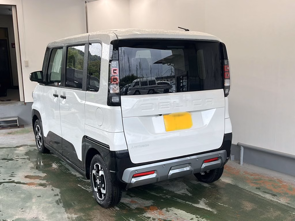 MITSUBISHI DELICA MINI