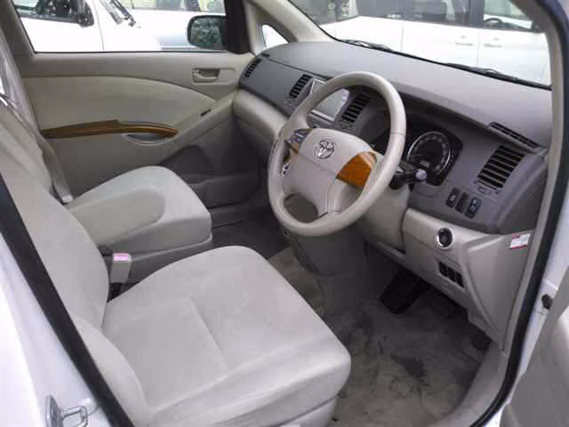 TOYOTA ISIS