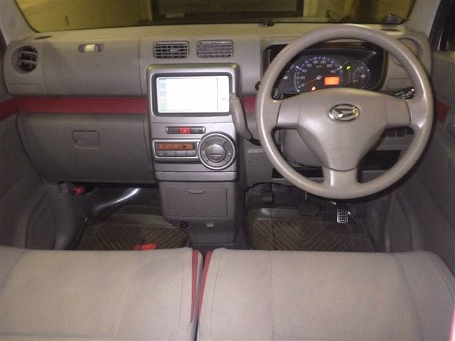 DAIHATSU MOVE CONTE