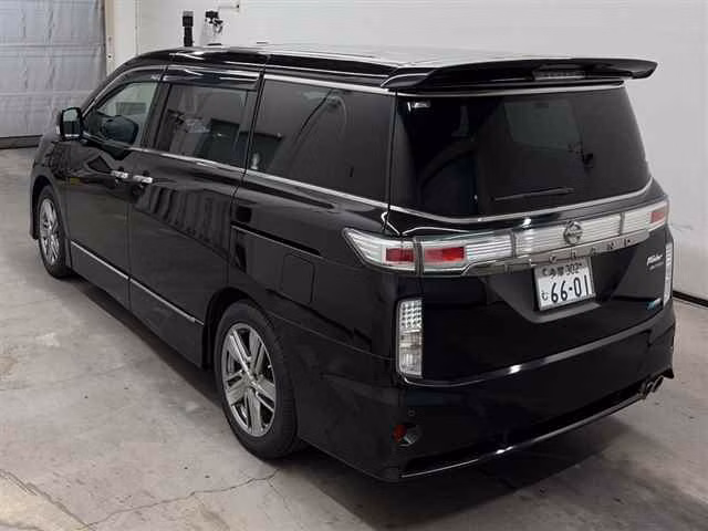 NISSAN ELGRAND