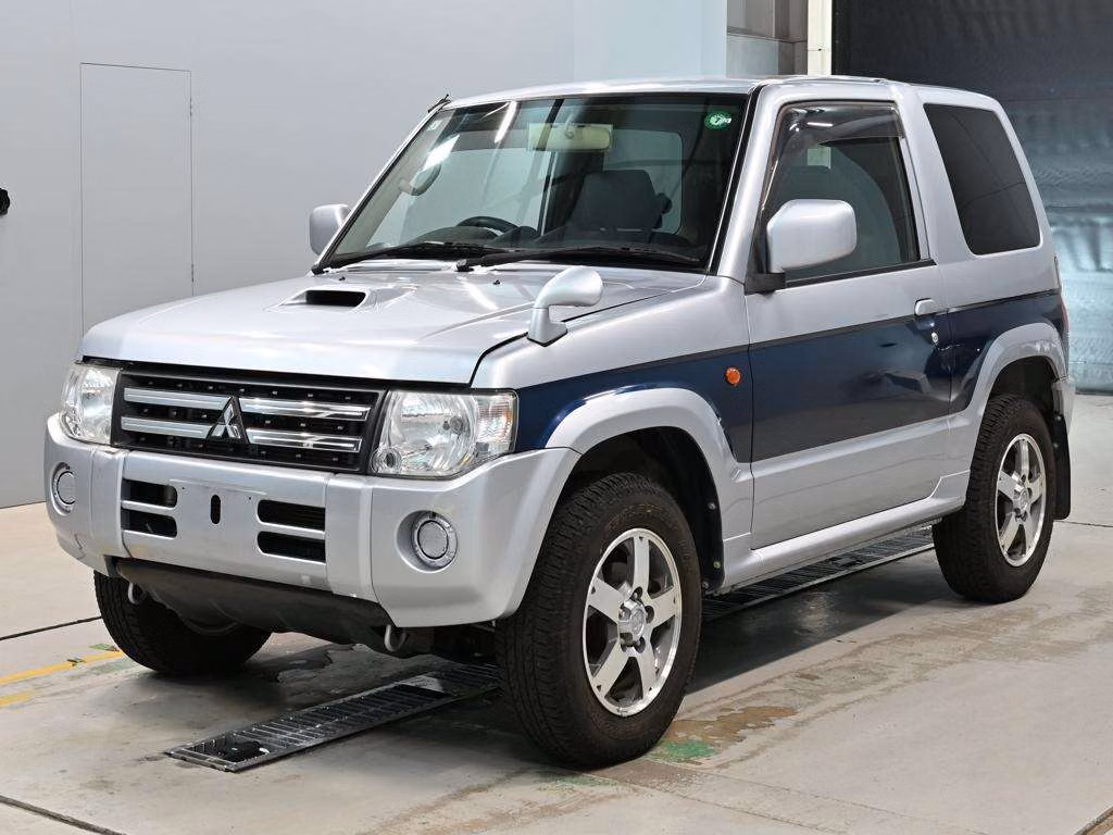 MITSUBISHI PAJERO MINI