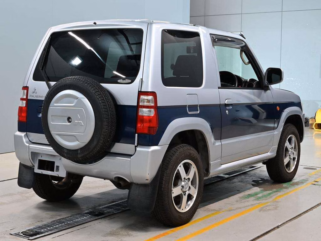 MITSUBISHI PAJERO MINI