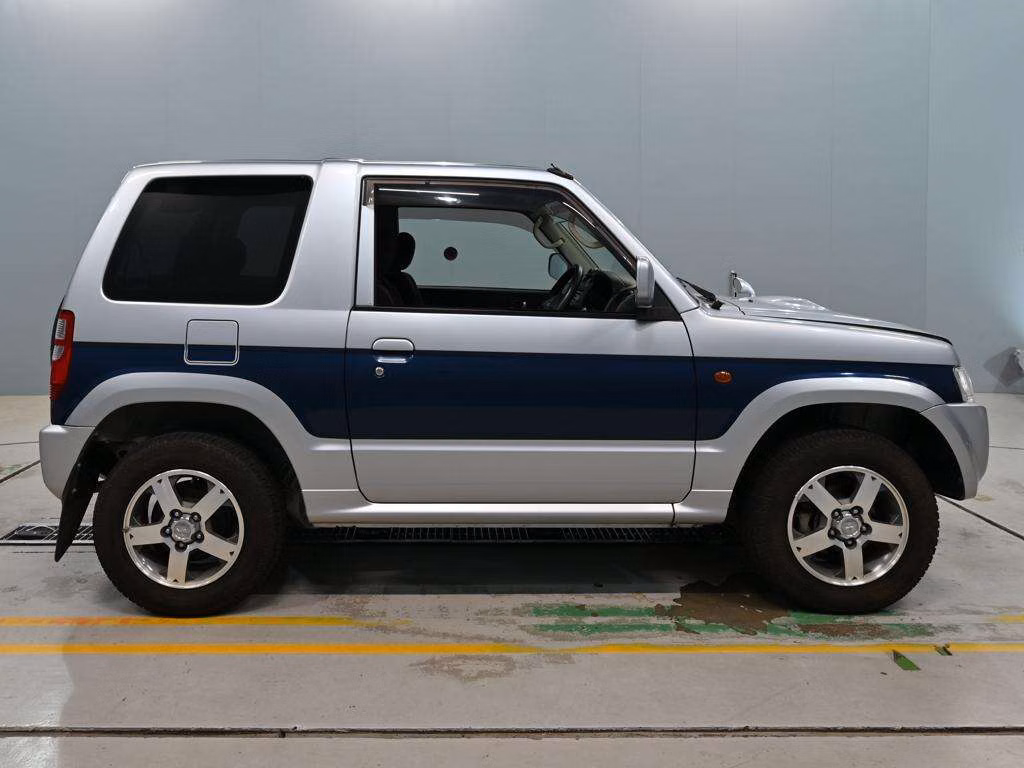 MITSUBISHI PAJERO MINI