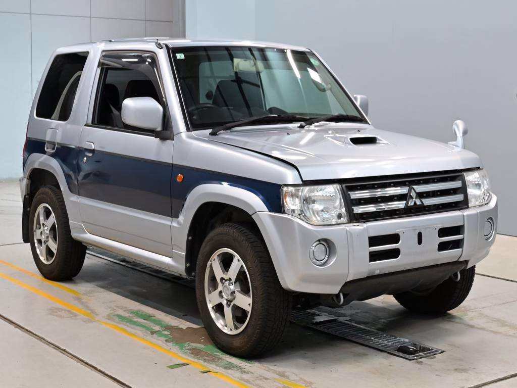 MITSUBISHI PAJERO MINI