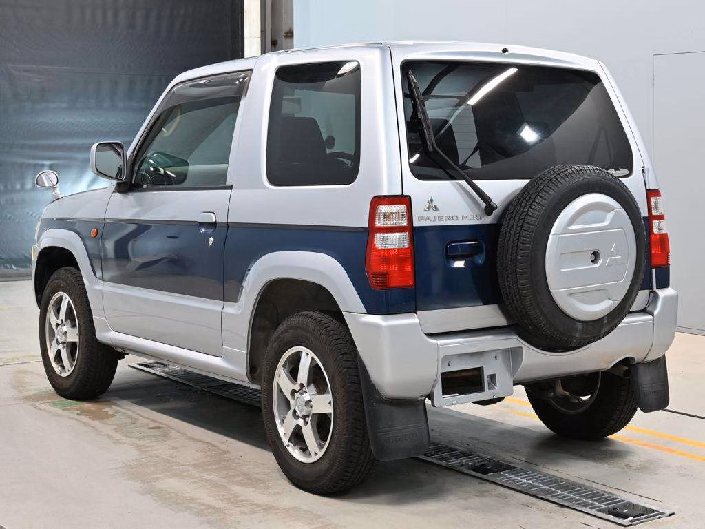 MITSUBISHI PAJERO MINI