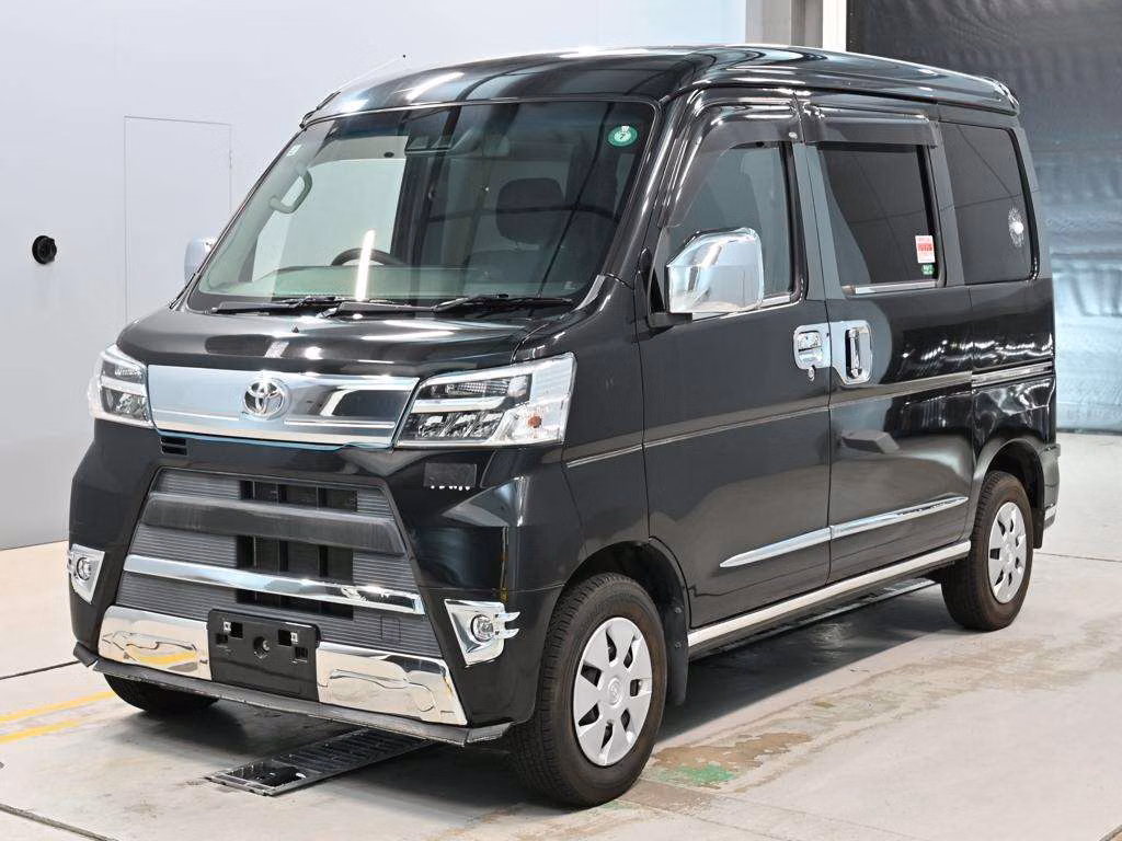 TOYOTA PIXIS VAN