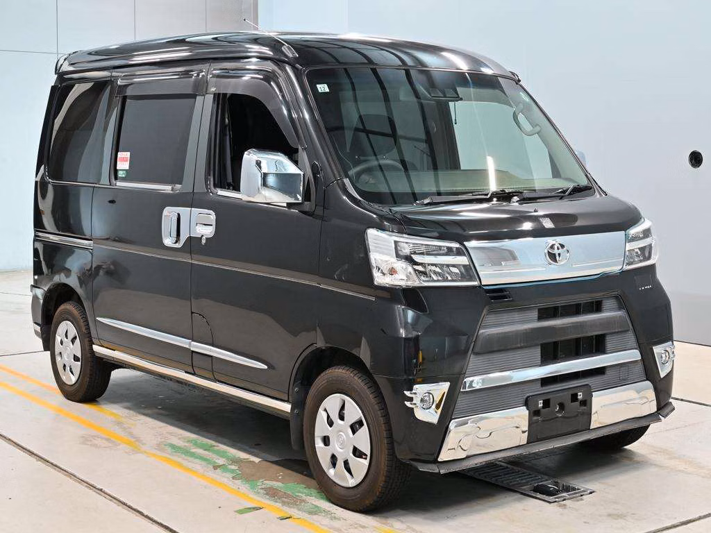 TOYOTA PIXIS VAN