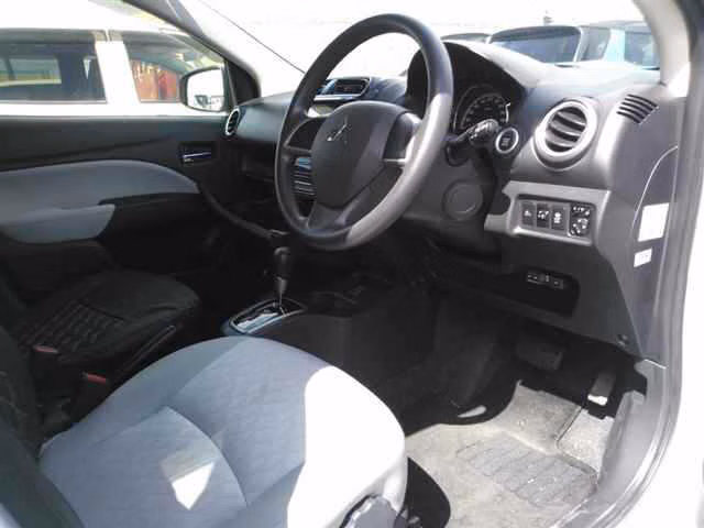 MITSUBISHI MIRAGE