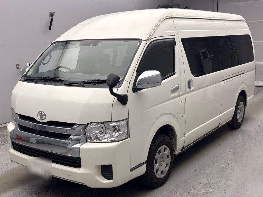 TOYOTA HIACE
