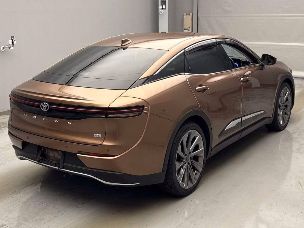 TOYOTA CROWN