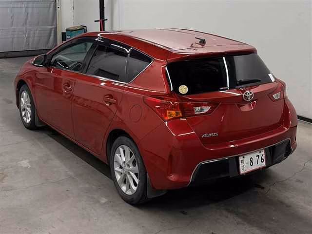 TOYOTA AURIS