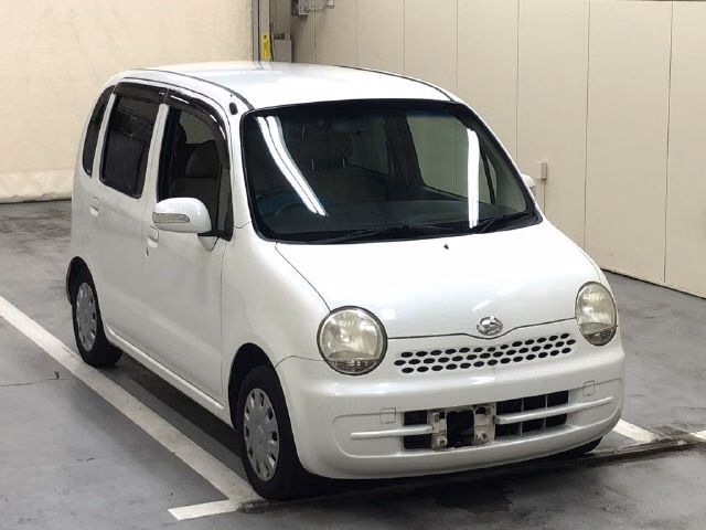 DAIHATSU MOVE LATTE