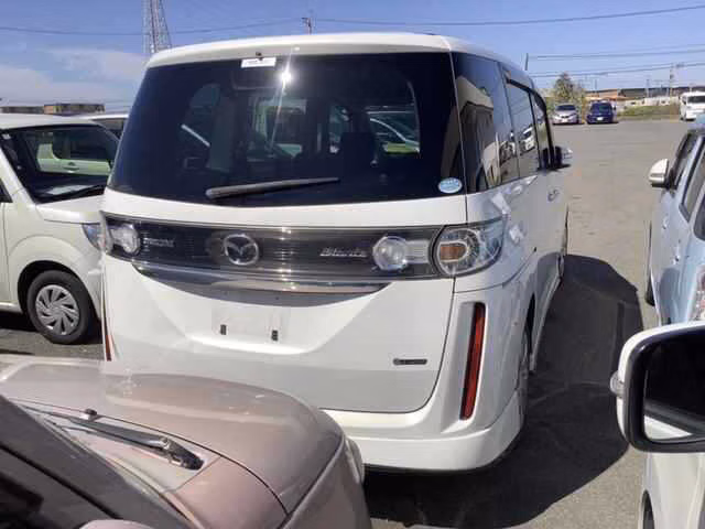 MAZDA BIANTE