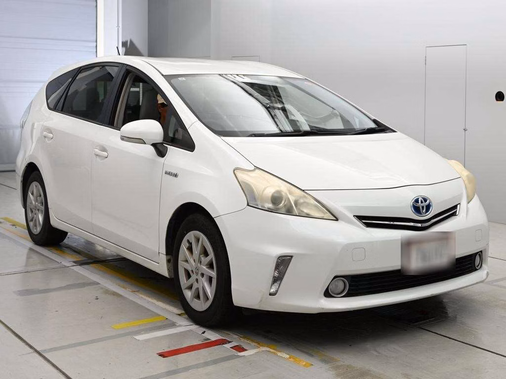 TOYOTA PRIUS ALPHA