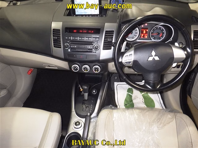 MITSUBISHI OUTLANDER