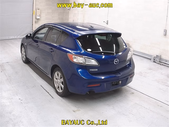 MAZDA AXELA
