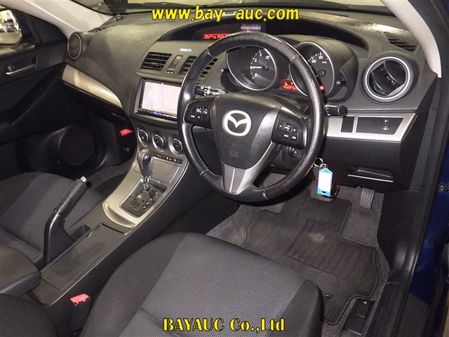 MAZDA AXELA