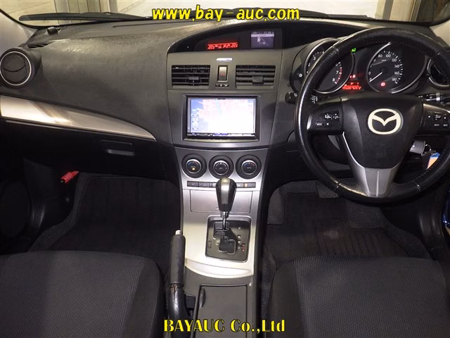 MAZDA AXELA