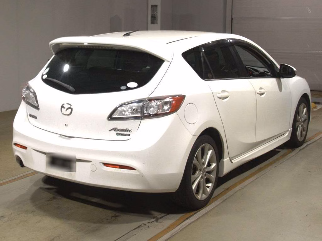 MAZDA AXELA