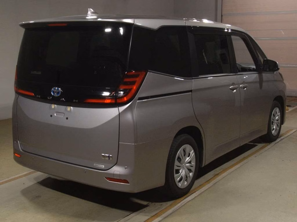 TOYOTA NOAH