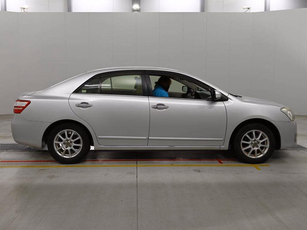 TOYOTA PREMIO