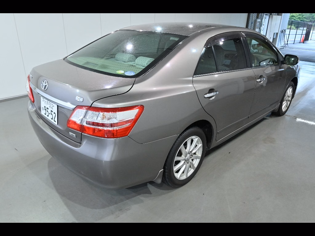 TOYOTA PREMIO