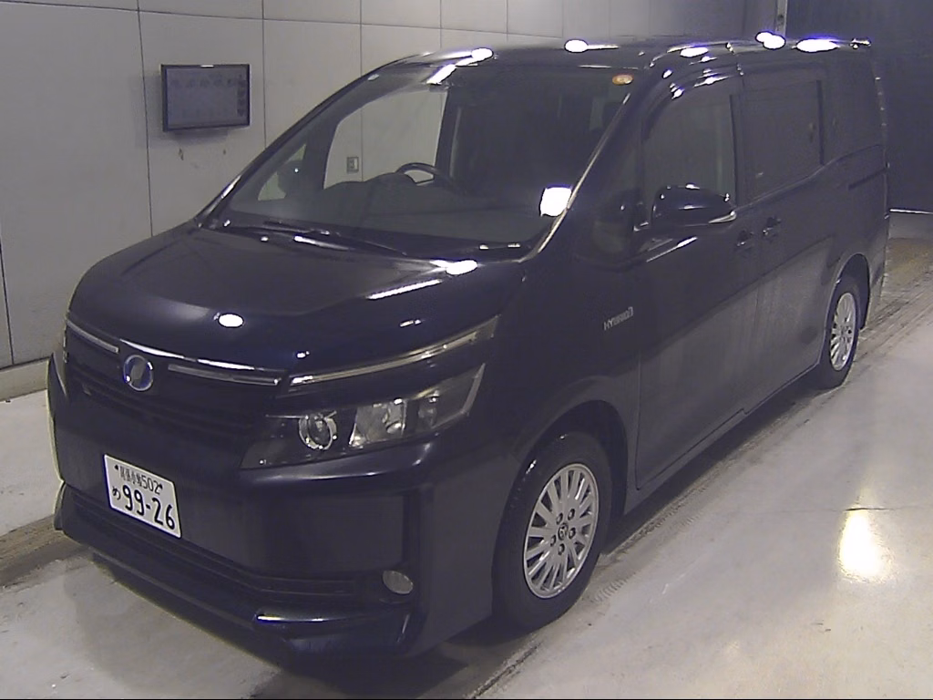 TOYOTA VOXY